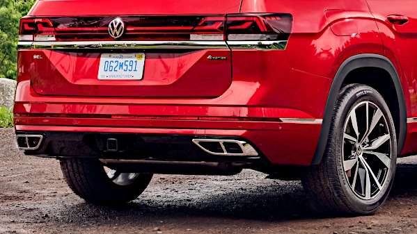 Volkswagen Atlas 3.6L VR6 rear view with exhaust tips